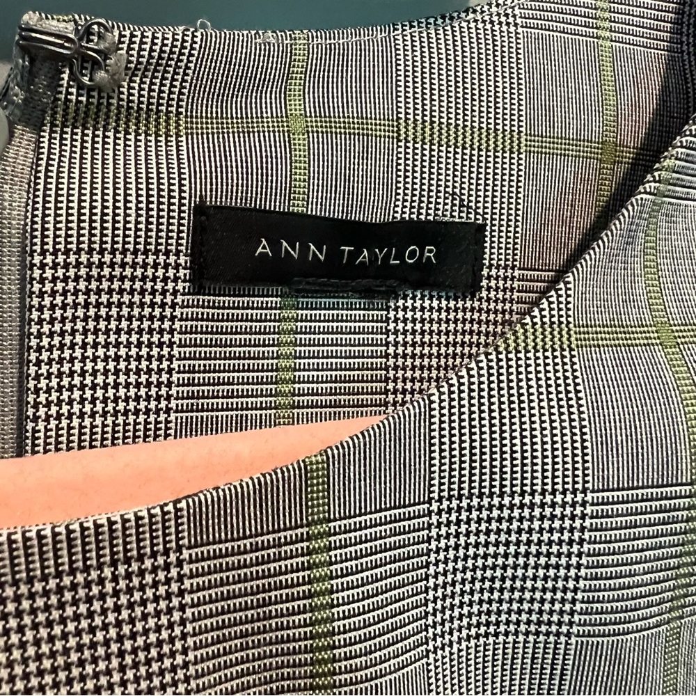 Ann Taylor sheath dress, slight puff sleeve, button detail